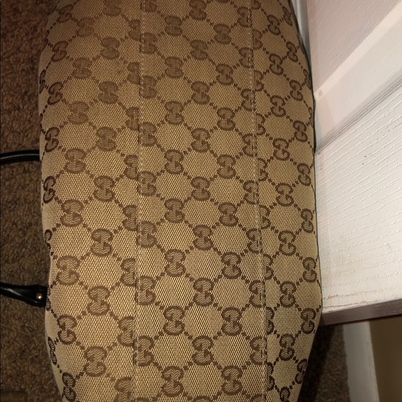 Gucci Suki (Medium) Authentic - Picture 5 of 15